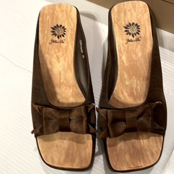 Yellow Box Women’s Chocolate Brown Wedge Sandals Size 9 COPA-BOW Fabric w/ Bow - Picture 13 of 16